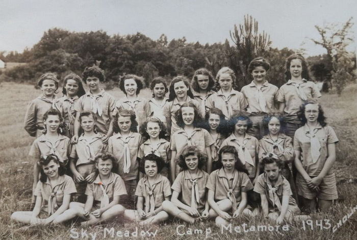 Metamora - Old Postcard (newer photo)